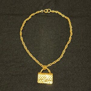 Chanel Vintage Classic Bag Gold Chain Pendant
